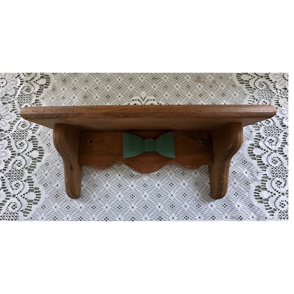 Vintage Farmhouse Wooden Wall Shelf Scalloped Edge Green Bow Accent 12.5 Inch